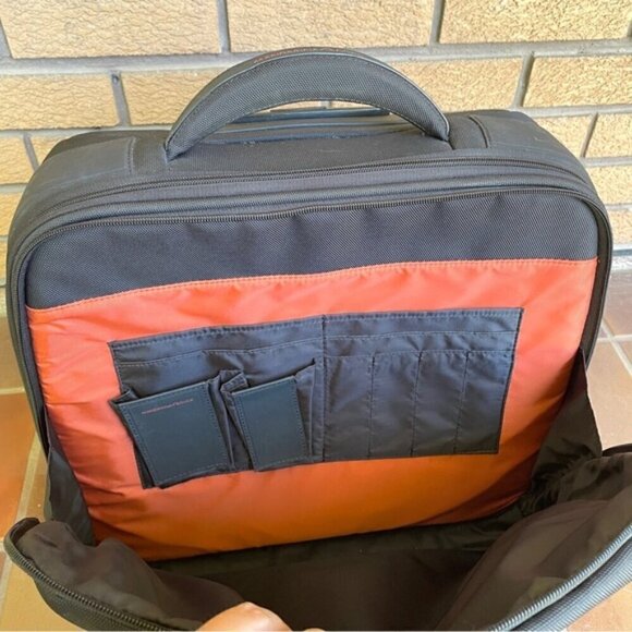 Mandarina Duck Black Work Trolley Pilot Case - great for work travellers! - Picture 10 of 15